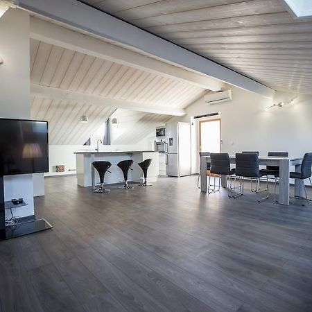 Sherlock Loft By Connexion คานส์ ภายนอก รูปภาพ